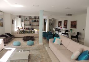Casa de Condomínio com 4 Quartos para venda ou aluguel, 520m²