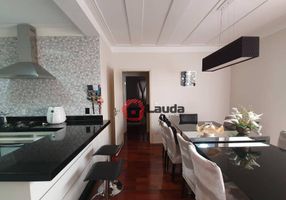 Casa de Condomínio com 3 Quartos à venda, 184m²