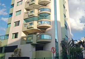 Apartamento com 4 Quartos à venda, 132m²