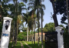 Fazenda/Sítio com 4 Quartos à venda, 300m²