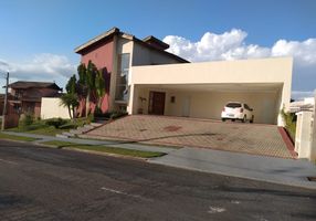 Casa de Condomínio com 4 Quartos à venda, 324m²