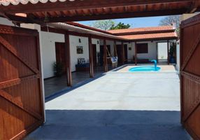 Casa com 3 Quartos à venda, 250m²