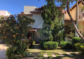 Casa de Condomínio com 3 Quartos à venda, 235m²