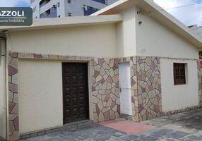 Casa com 3 Quartos para alugar, 161m²