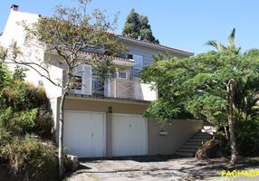Sobrado com 4 Quartos à venda, 309m²