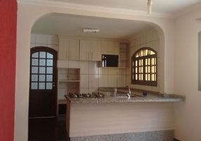 Sobrado com 4 Quartos à venda, 300m²