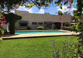 Casa com 4 Quartos para venda ou aluguel, 550m²
