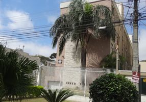 Apartamento com 3 Quartos para alugar, 65m²