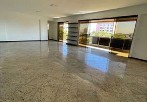 Apartamento com 4 Quartos para alugar, 250m²