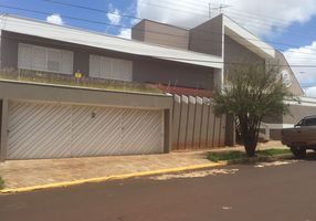 Imóvel Comercial com 11 Quartos para alugar, 450m²