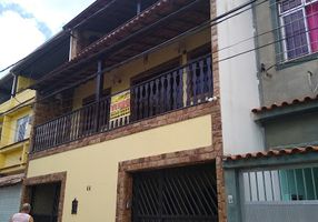 Casa com 3 Quartos à venda, 240m²