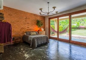 Casa com 1 Quarto à venda, 130m²