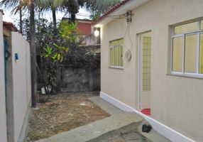 Casa com 2 Quartos para venda ou aluguel, 65m²