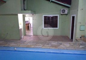 Casa com 3 Quartos à venda, 230m²