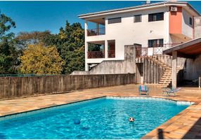 Sobrado com 4 Quartos à venda, 600m²
