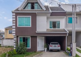 Casa de Condomínio com 3 Quartos à venda, 180m²