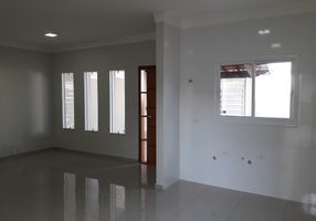 Casa com 2 Quartos à venda, 107m²