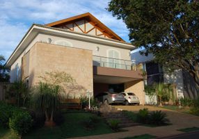 Casa de Condomínio com 4 Quartos à venda, 600m²