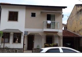 Casa com 3 Quartos à venda, 193m²