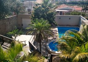 Casa com 2 Quartos à venda, 265m²