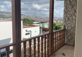 Casa com 3 Quartos à venda, 120m²