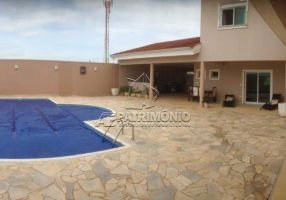 Casa de Condomínio com 5 Quartos à venda, 540m²