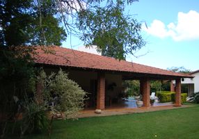 Fazenda/Sítio com 3 Quartos à venda, 317m²