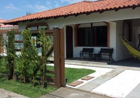 Casa com 4 Quartos à venda, 220m²