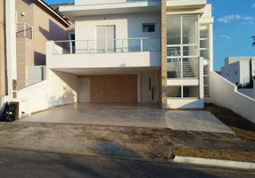 Casa de Condomínio com 3 Quartos à venda, 245m²