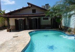 Casa com 4 Quartos à venda, 200m²