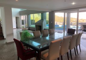 Casa com 6 Quartos para venda ou aluguel, 1250m²