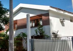 Casa com 4 Quartos para venda ou aluguel, 330m²