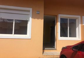 Casa de Condomínio com 3 Quartos à venda, 80m²