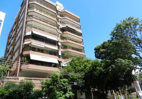 Apartamento com 3 Quartos para alugar, 140m²