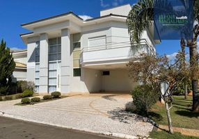Casa de Condomínio com 3 Quartos à venda, 573m²