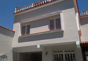 Casa com 5 Quartos à venda, 210m²