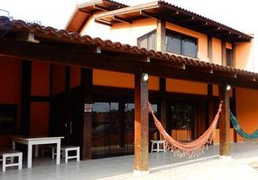 Casa com 4 Quartos à venda, 185m²