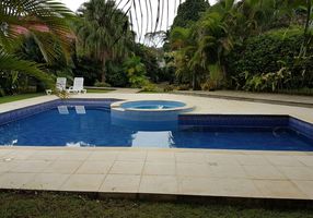 Casa de Condomínio com 4 Quartos à venda, 250m²