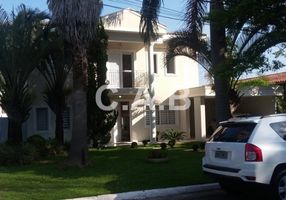 Casa de Condomínio com 4 Quartos à venda, 400m²