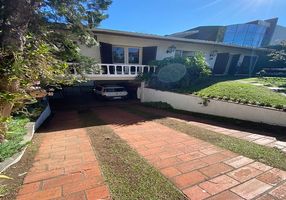 Casa com 3 Quartos à venda, 300m²