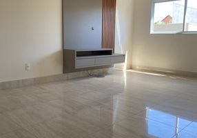 Apartamento com 2 Quartos para alugar, 80m²