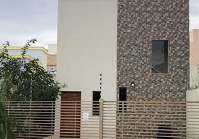 Casa com 3 Quartos à venda, 109m²