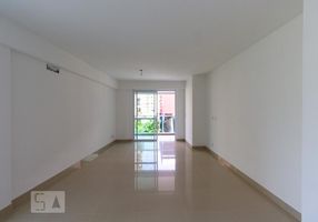 Apartamento com 3 Quartos para alugar, 129m²