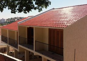 Casa de Condomínio com 2 Quartos para alugar, 75m²
