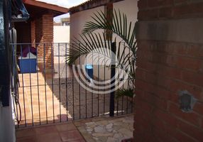 Casa com 3 Quartos para venda ou aluguel, 240m²