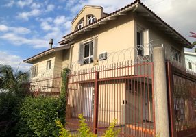 Sobrado com 4 Quartos à venda, 240m²