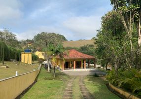 Fazenda/Sítio com 5 Quartos à venda, 8000m²