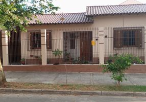 Casa com 2 Quartos à venda, 70m²
