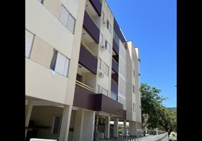 Apartamento com 2 Quartos para alugar, 68m²