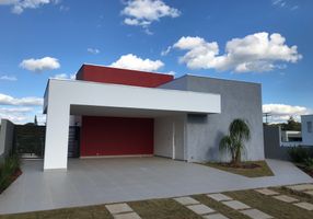 Casa de Condomínio com 3 Quartos à venda, 194m²